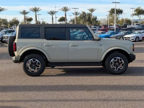 New 2025 Ford Bronco Outer Banks image 8