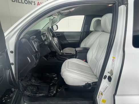 Used 2019 Toyota Tacoma SR5 image 12