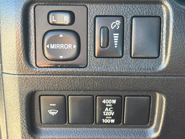 Used 2017 Toyota 4Runner SR5 AWD/4WD image 25