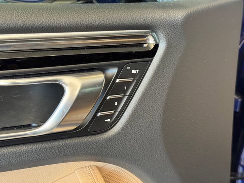 Certified 2026 Porsche Macan AWD/4WD image 32
