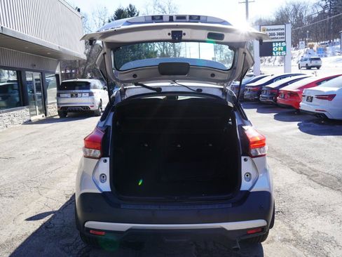 Used 2020 Nissan Kicks SR w/ SR Premium Package image 48