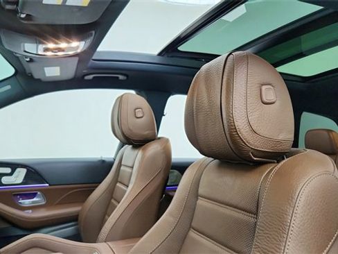 Used 2025 Mercedes-Benz GLS 450 4MATIC image 37