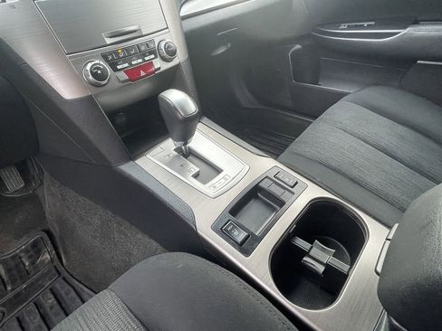 Used 2014 Subaru Outback 2.5i Premium image 11