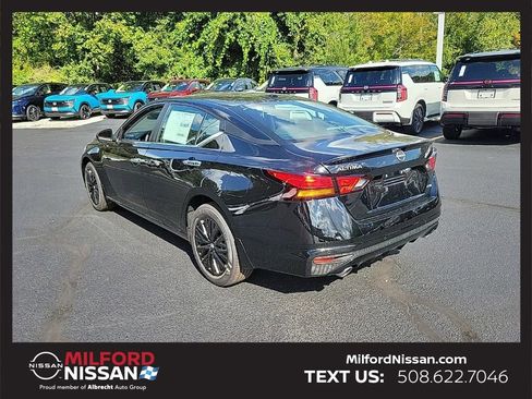 Used 2025 Nissan Altima 2.5 SV w/ SV Special Edition Package image 3