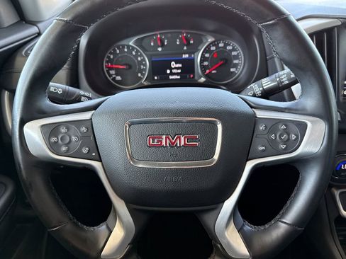 Used 2024 GMC Terrain SLT image 33