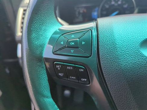 Used 2016 Ford Explorer XLT w/ Equipment Group 202A AWD/4WD image 12