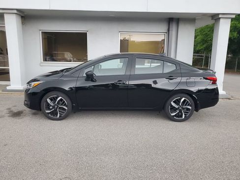 Certified 2025 Nissan Versa SR w/ Trunk Package FWD image 11