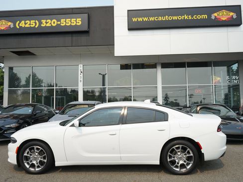 Used 2015 Dodge Charger SXT w/ AWD Plus Group image 2