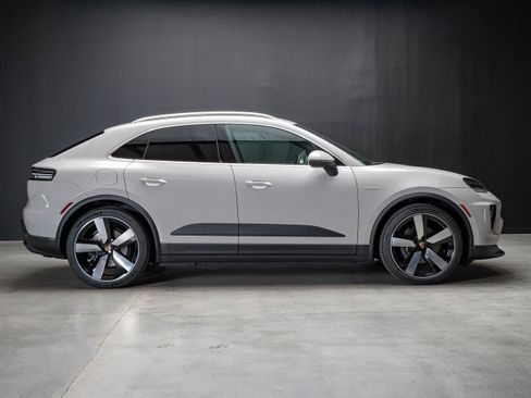 New 2026 Porsche Macan 4 Electric AWD/4WD image 8