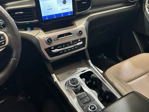 Used 2020 Ford Explorer XLT w/ Equipment Group 202A AWD/4WD image 31