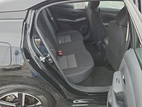 Used 2025 Nissan Sentra SV image 9