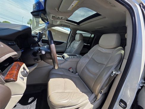 Used 2015 Cadillac Escalade ESV Luxury image 12