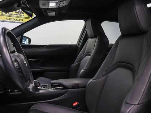 Certified 2025 Lexus UX 300h FWD w/ Accessory Package (Z2) image 18