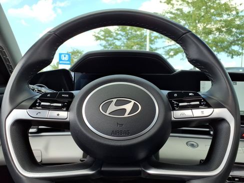 Used 2024 Hyundai Elantra Limited FWD image 22
