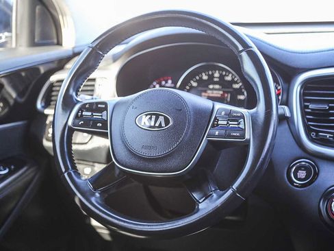 Used 2019 Kia Sorento EX image 12