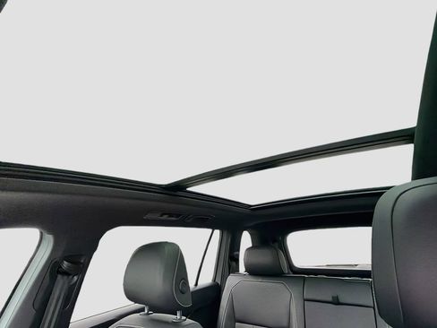 Used 2022 Volkswagen Tiguan SE R-Line FWD image 23