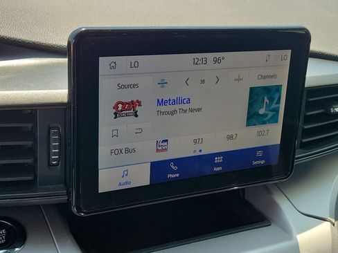 Used 2024 Ford Explorer XLT AWD/4WD image 14