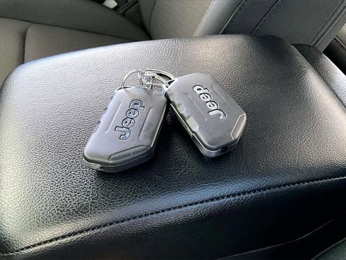 Used 2022 Jeep Wrangler Sport image 35