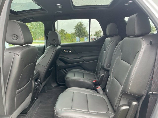 Used 2023 Chevrolet Traverse LT w/ LT Premium Package AWD/4WD image 33