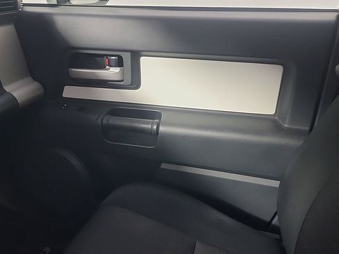 Used 2014 Toyota FJ Cruiser 4WD w/ Upgrade Package image 18