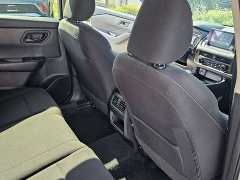 Used 2024 Nissan Rogue S FWD image 27