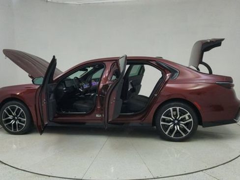 Used 2025 BMW 740i image 80