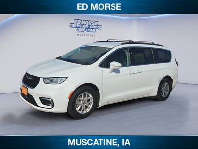 Certified 2022 Chrysler Pacifica Touring-L