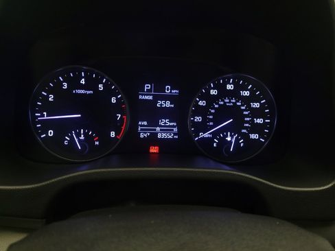 Used 2017 Hyundai Elantra SE image 23