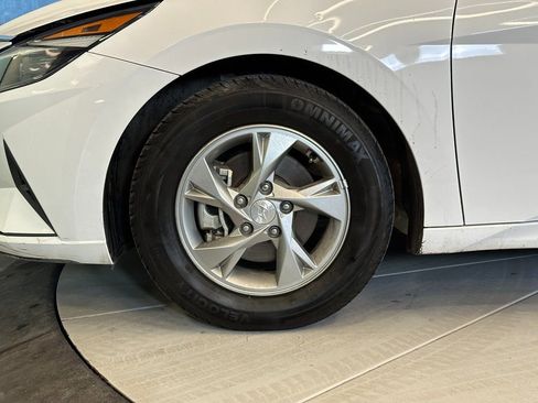 Used 2023 Hyundai Elantra SE image 24