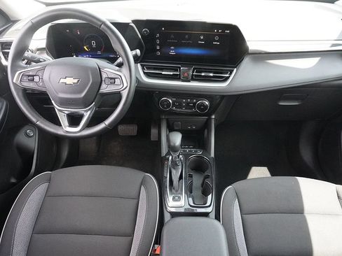 Used 2025 Chevrolet TrailBlazer LT w/ Convenience Package AWD/4WD image 36