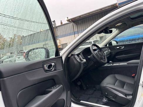 Used 2025 Volvo XC60 B5 Core w/ Protection Package Premier image 20