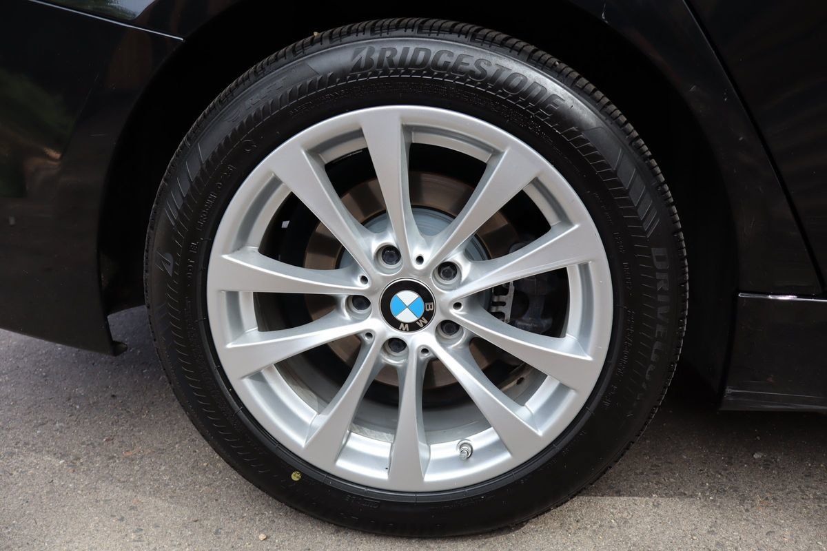 Used 2017 BMW 320i xDrive Sedan AWD/4WD image 43