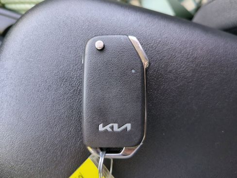 Used 2026 Kia Seltos LX FWD image 26