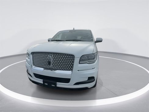 Used 2022 Lincoln Navigator Reserve w/ Equipment Group 201A image 4