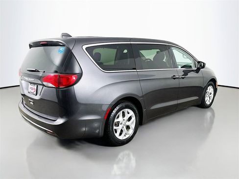 Used 2017 Chrysler Pacifica Touring Plus w/ Tire & Wheel Group image 19