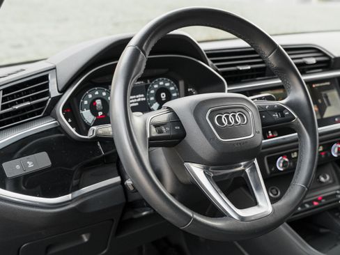 Used 2023 Audi Q3 2.0T Premium Plus w/ Premium Plus Package AWD/4WD image 10