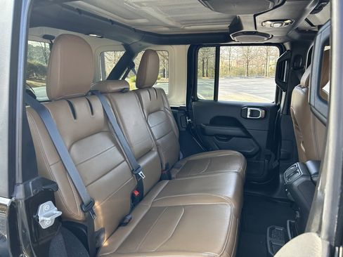 Used 2023 Jeep Wrangler Unlimited Sahara w/ Cold Weather Group image 44