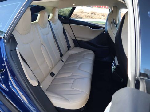 Used 2017 Tesla Model S 90D image 6