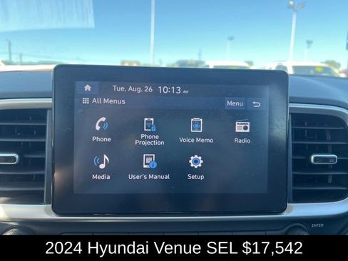 Used 2024 Hyundai Venue SEL image 18