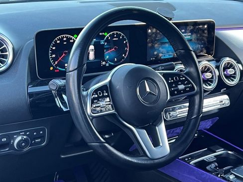 Used 2021 Mercedes-Benz GLA 250 4MATIC w/ Premium Package image 22