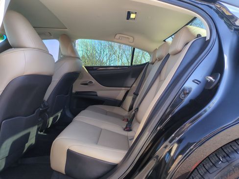 Used 2020 Lexus ES 350 w/ Premium Package image 15