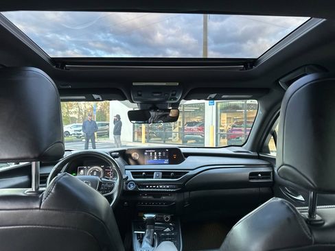 Used 2020 Lexus UX 250h w/ Premium Package image 23