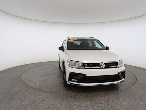 Used 2021 Volkswagen Tiguan SE R-Line image 29