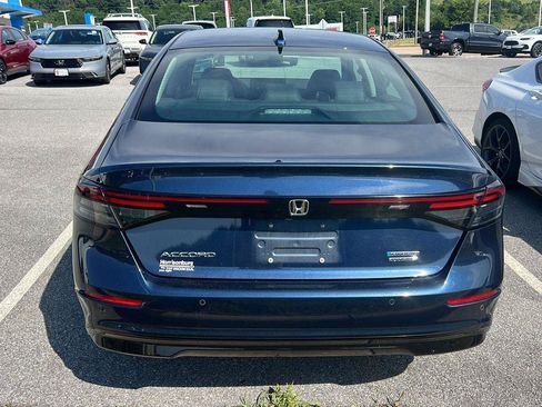 Used 2024 Honda Accord Touring image 4
