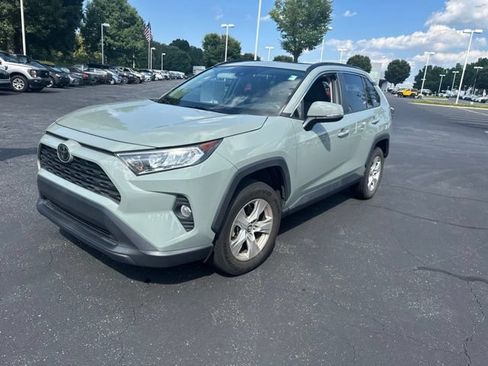 Used 2019 Toyota RAV4 XLE FWD image 9