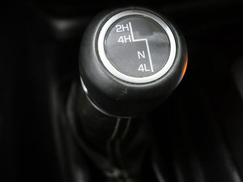 Used 2018 Jeep Wrangler Unlimited Sahara AWD/4WD image 22