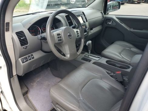 Used 2019 Nissan Frontier SL AWD/4WD image 18