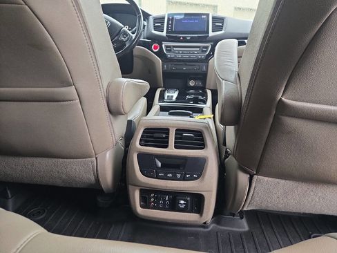 Used 2016 Honda Pilot Touring image 23