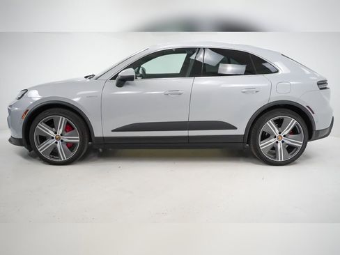 Certified 2025 Porsche Macan 4S Electric image 2