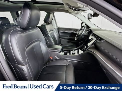 Used 2022 Jeep Grand Cherokee L Limited image 32